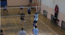 Siatkarze Orła drudzy w turnieju w Kielnarowej