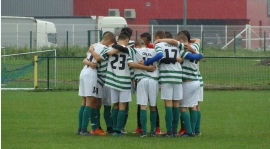 U15: Trampkarze na remis z Karolem, został jeden mecz i matematyka...