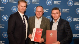 Wręczenie certyfikatów.