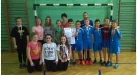 Zwycięstwo chłopców w miejskich wielobojach sprawnościowych klas V