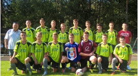 Juniorzy Starsi wygrywają w Wałczu z wiceliderem 1:2