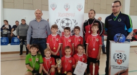 ROCZNIK 2011: Żaki Akademii "Mała Olimpia" halowymi Mistrzami KOZPN