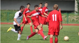 Lider minimalnie lepszy