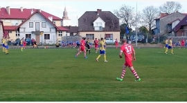 III LIGA : REZERWY ARKI POKONANE. TRZY GOLE DO PRZERWY!