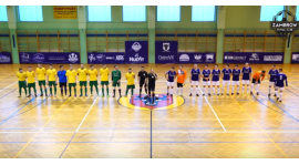 Pełna hala, dużo goli - FC Zambrów wygrywa szlagier z Żubrem