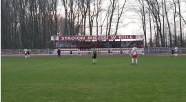 ROCZNIK 2004: Podział punktów z liderem Górnikiem Kłodawa