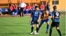 III LIGA : WYSOKA PORAŻKA W JAROCINIE.