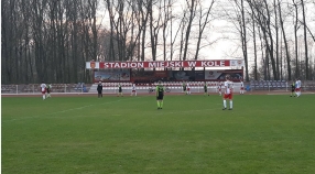 ROCZNIK 2004: Podział punktów z liderem Górnikiem Kłodawa