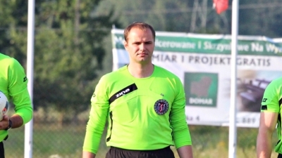 Łukasz Bant poprowadzi mecz Startu 77 z Pogórzem.