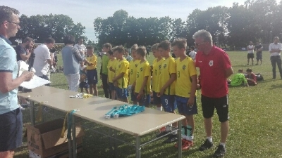 ... starsi na podium Mundialu i wygrali Młody Piłkarz Cup