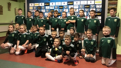 Zawodnicy Akademii AKSu na meczu Zagłębia Sosnowiec