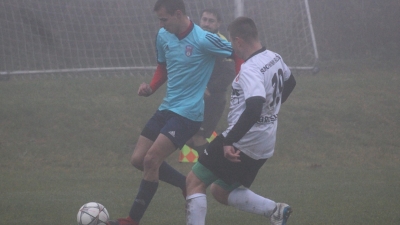 Czerwone derby. GKS przegrywa z Sadownikiem