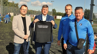 Nowe dresy dla najmłodszych drużyn z Akademii