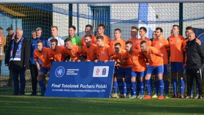 Korona z Pucharem.