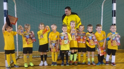Grali chłopcy z rocznika 2013