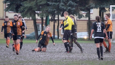 Pogoda wygrała z futbolem