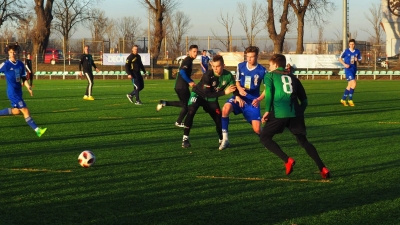NIEZNACZNA PORAŻKA W PIERWSZYM SPARINGU