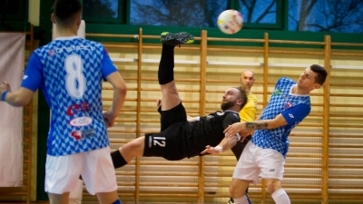 Przegrana z liderem, magiczny gol Sobczaka.
