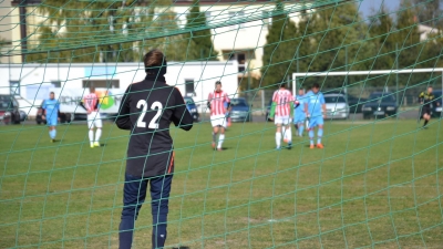 Sparing z Russowem na boisku w Korzeniewie
