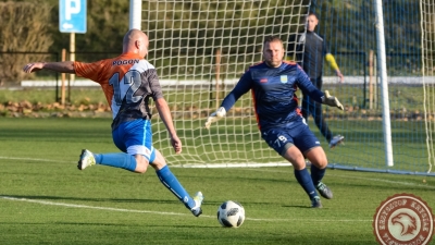 IV liga: Bramka Grzegorza Wawreńczuka dała punkt i awans w tabeli
