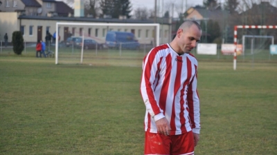 Kończyli w dziewięciu