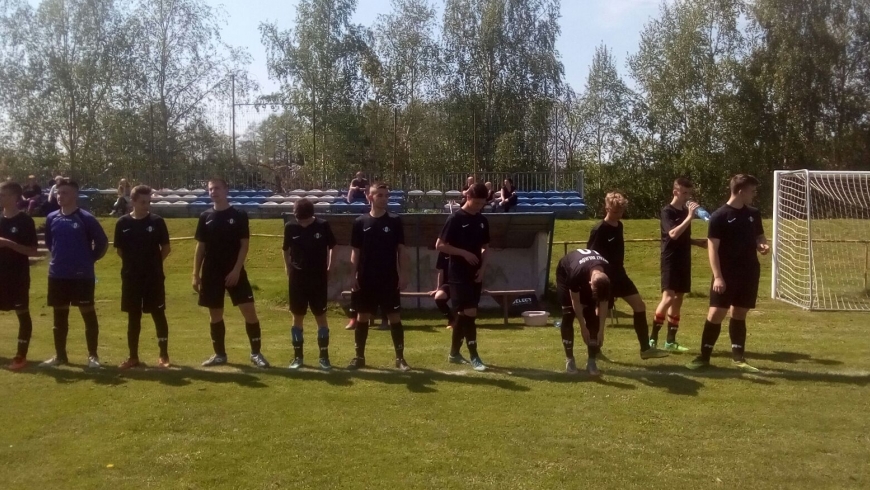 Porażka Juniorów z liderem