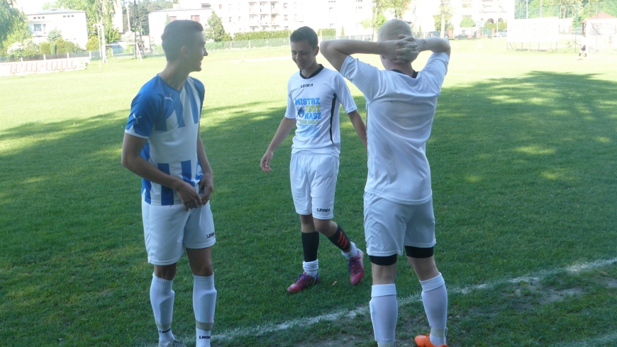 Seniorzy: Błękitni Herby 5 - 2 (3-2) Orzeł Pawonków