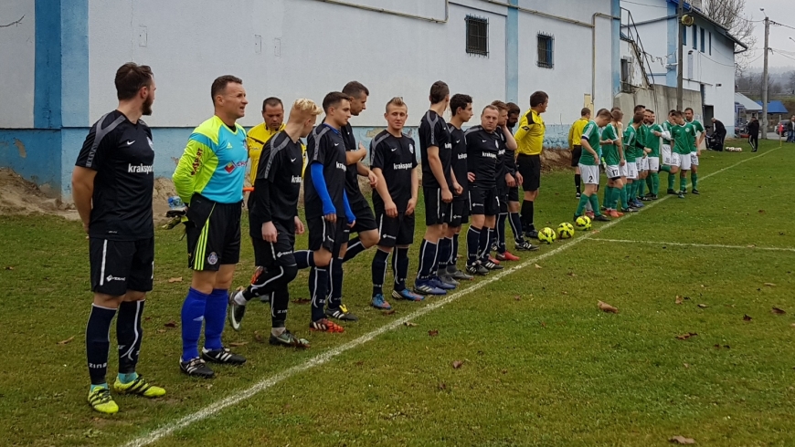 SENIORZY: Dąbrovia górą w Ciężkowicach.