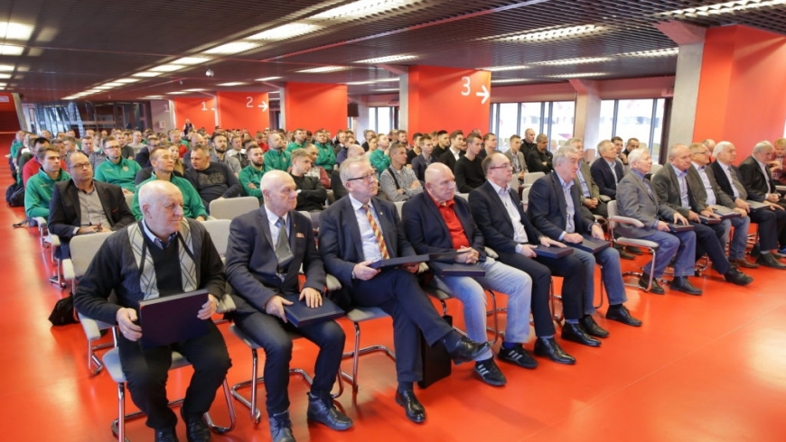 Konferencja szkoleniowa Podlaskiego Związku Piłki Nożnej. Wśród prelegentów Czesław Michniewicz