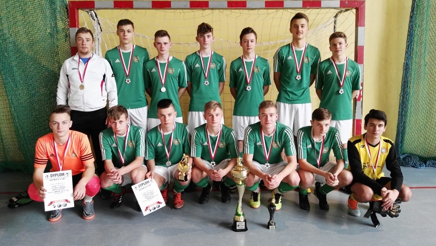 Juniorzy młodsi ze srebrem w XV turnieju Kmita Cup!