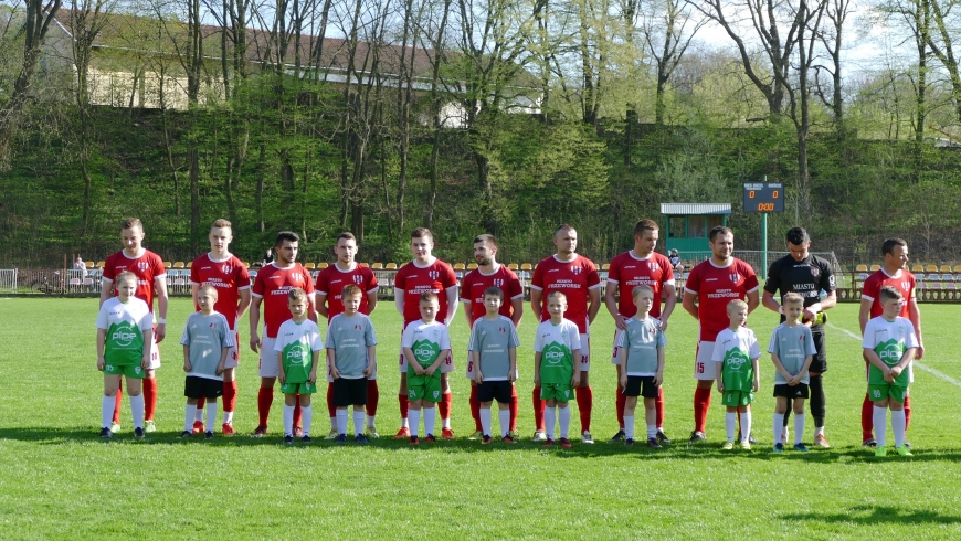 Orzeł umacnia się na pozycji lidera