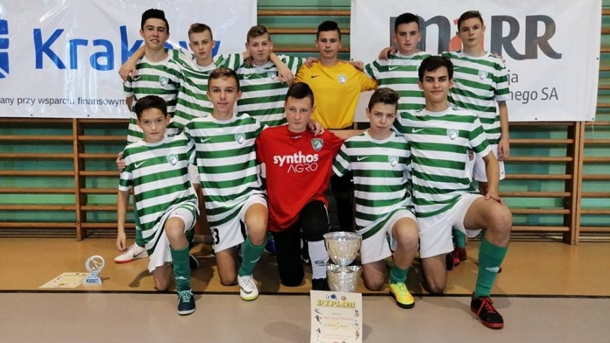 U15: Trampkarze wygrali halowy turniej z okazji Święta Niepodległości