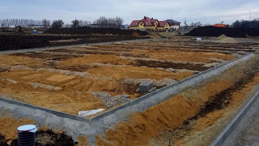 Powoli powstaje nowe boisko dla Polonii!