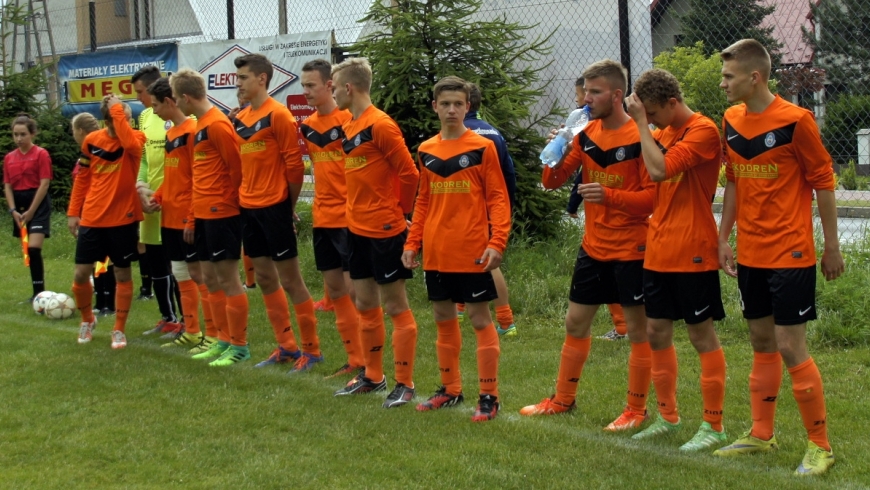 Juniorzy w ostatnim meczu sezonu remisują z Victorią 2:2
