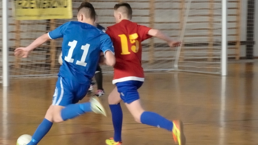 Nielba i SP Zawisza z pucharami