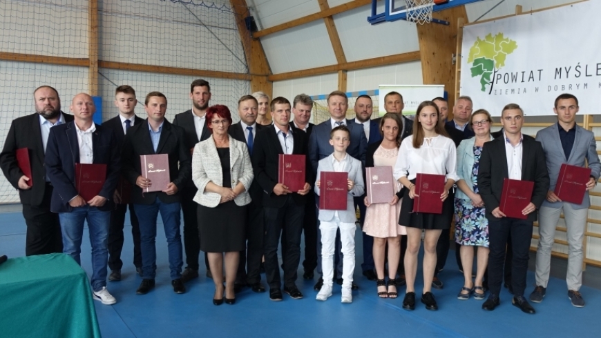 Trenerzy Orła Myślenice nagrodzeni przez Starostę Powiatu Myślenickiego!