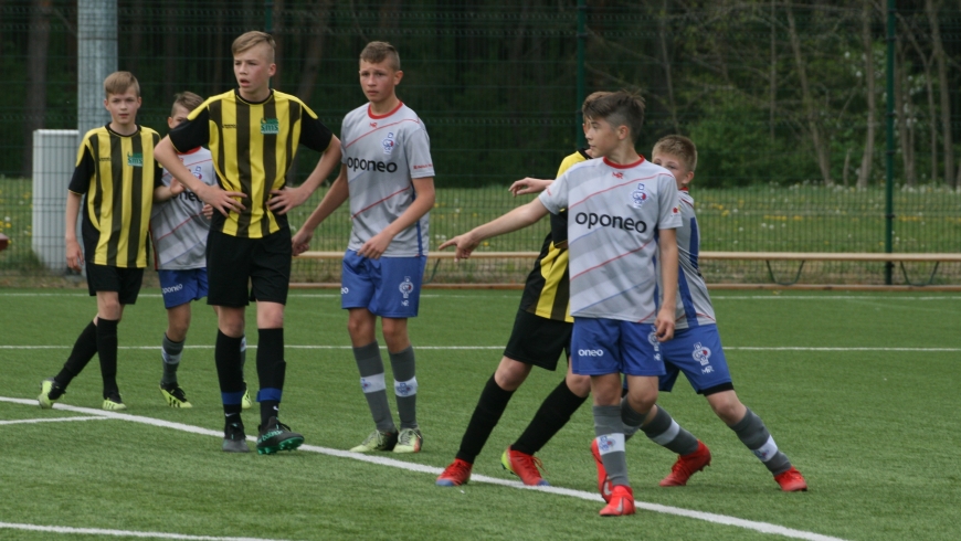 BKS Bydgoszcz - UKS SMS Włocławek 3:5 (3:3)