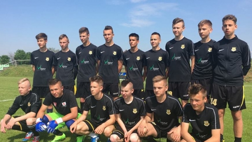 Juniorzy młodsi wygrywają ligę!