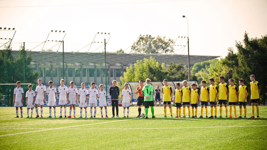 Broń Radom - Młodzik Radom 0:1 (0:1)