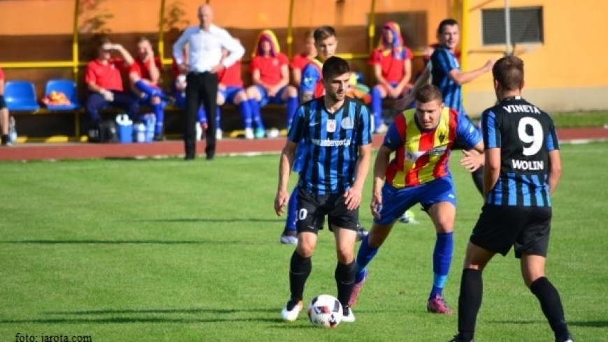 III LIGA : WYSOKA PORAŻKA W JAROCINIE.