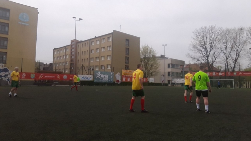 Pewne zwycięstwo, Morawiec 4:6 Bongo